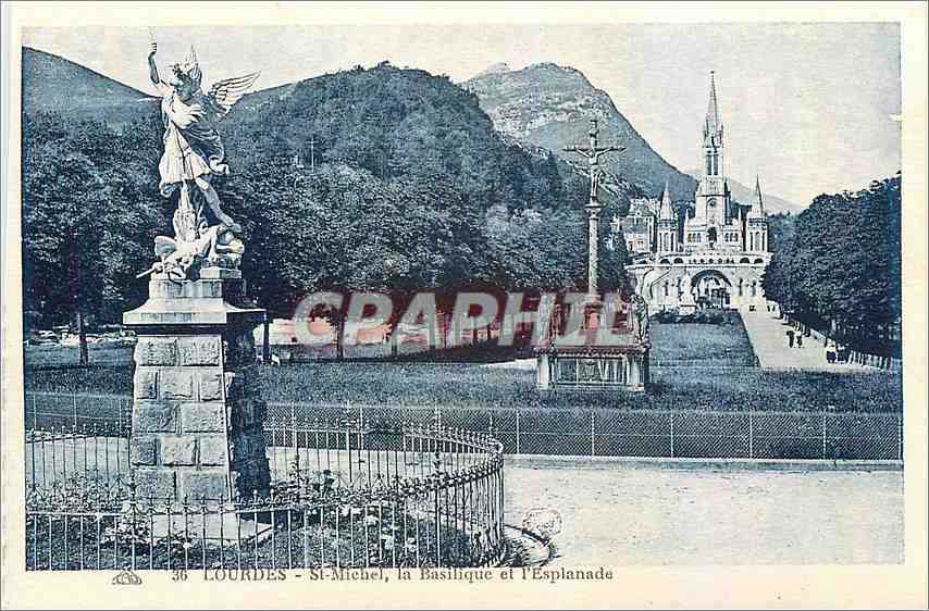 CPA Lourdes St Michel la Basilique et l'Esplanade 