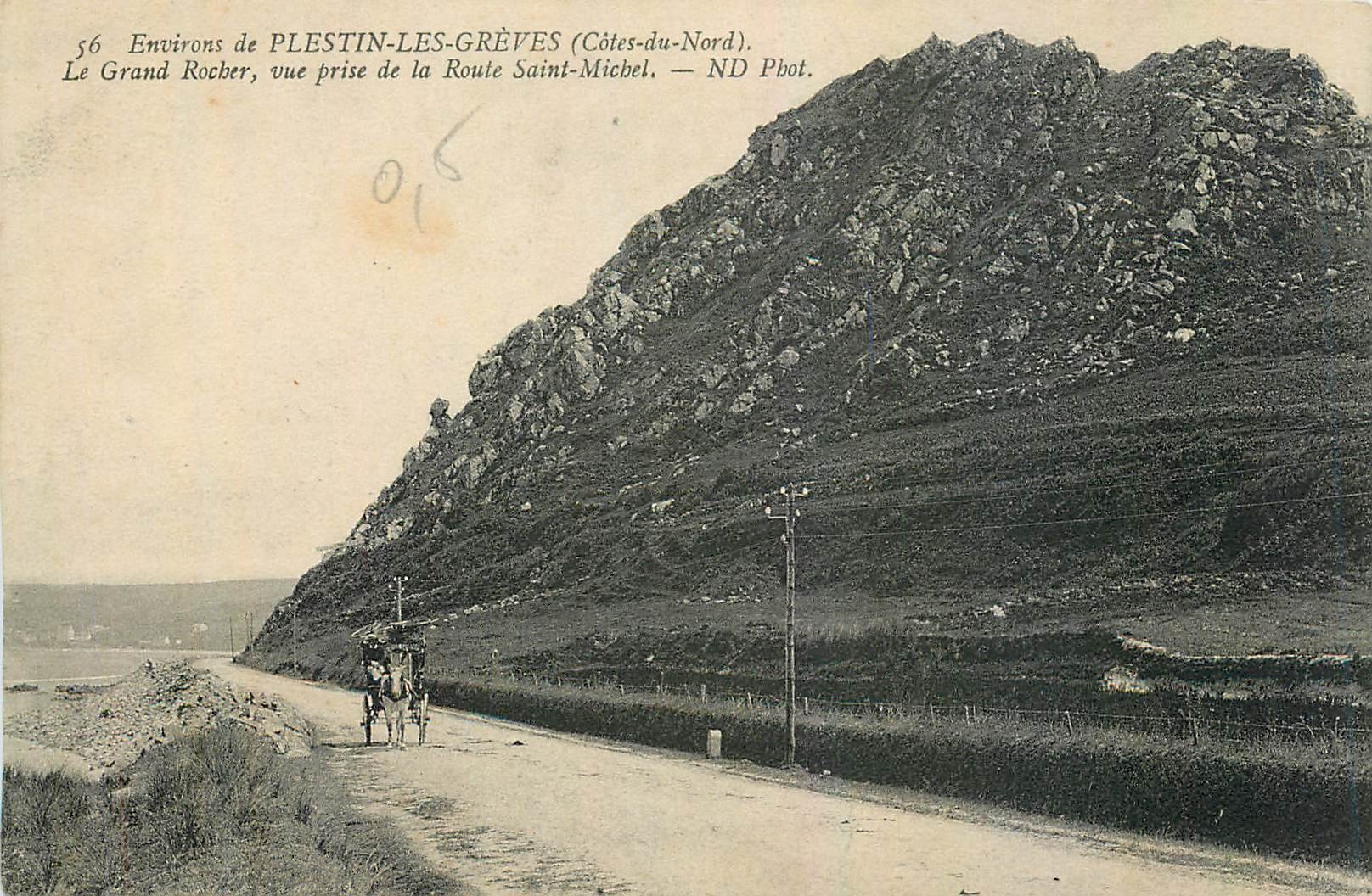 Environs de PLESTIN-LES-GRÈVES (Côtes-du-Nord) — Le Grand Rocher, vue prise de la Route Saint-Michel — ND Pbot.