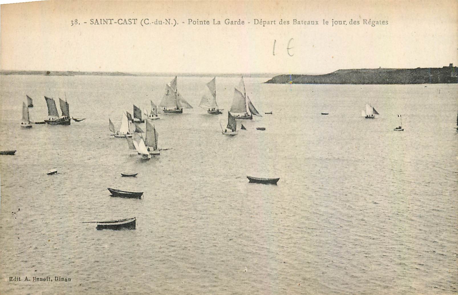 Saint-Cast (C.-du-N.) - Pointe La Garde - Départ des Bateaux le jour des Régates