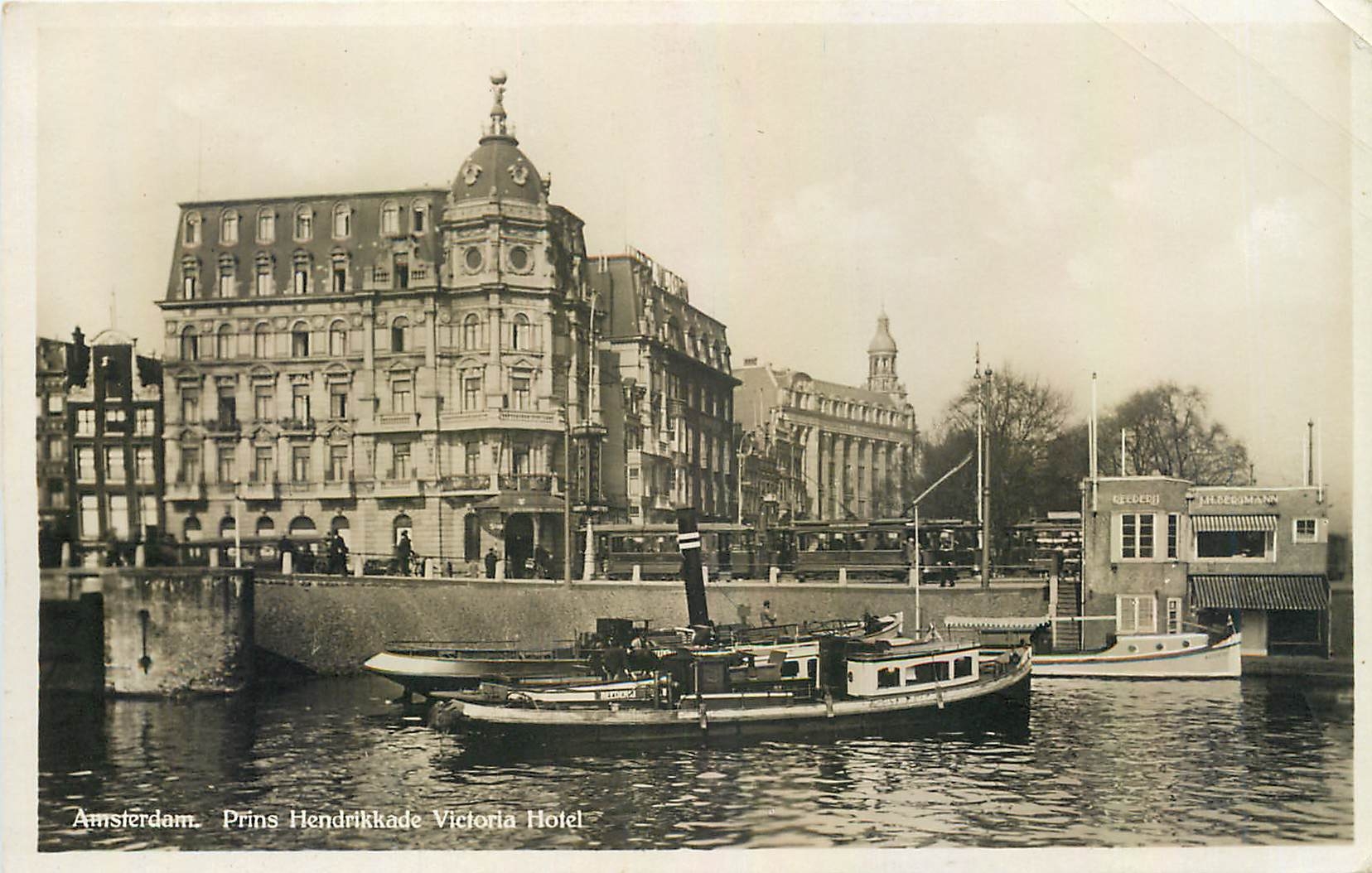 CPA Amsterdam Prins Hendrikkade Victoria Hotel Bateau