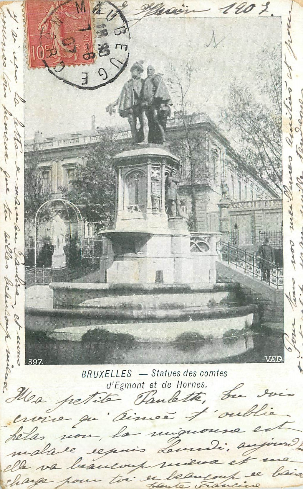 CPA Bruxelles Statues des comtes d'Egmont et de Hornes 