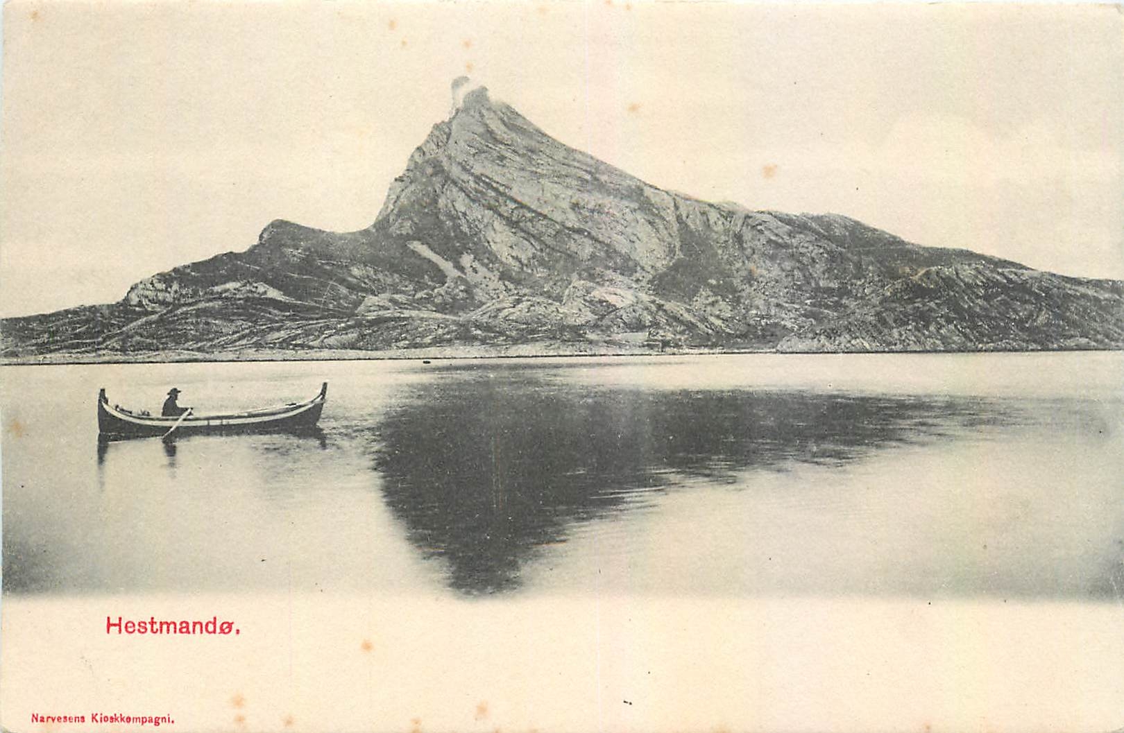 Hestmandø — vue du mont Hestmandø avec un bateau — Narvesens Kioskkampagni