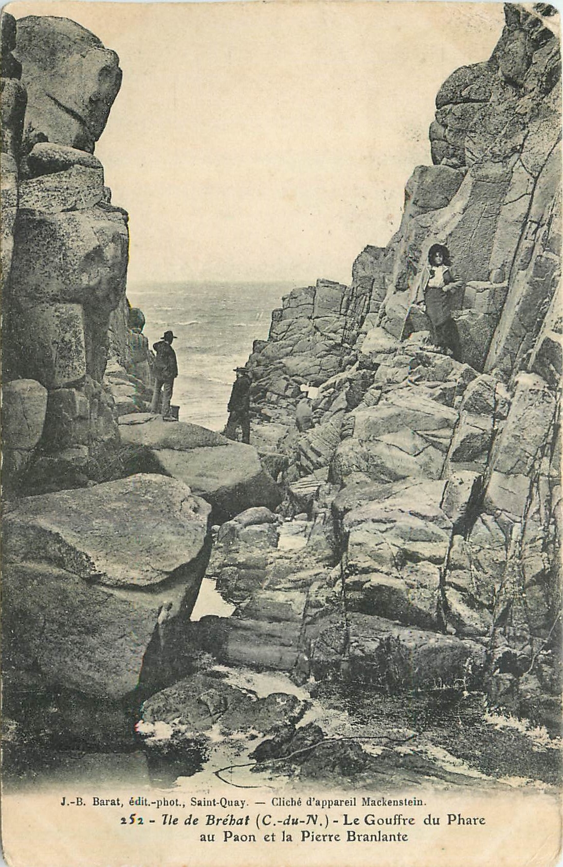 CPA Ile de Brehat C du N Le Gouffre du Phare 