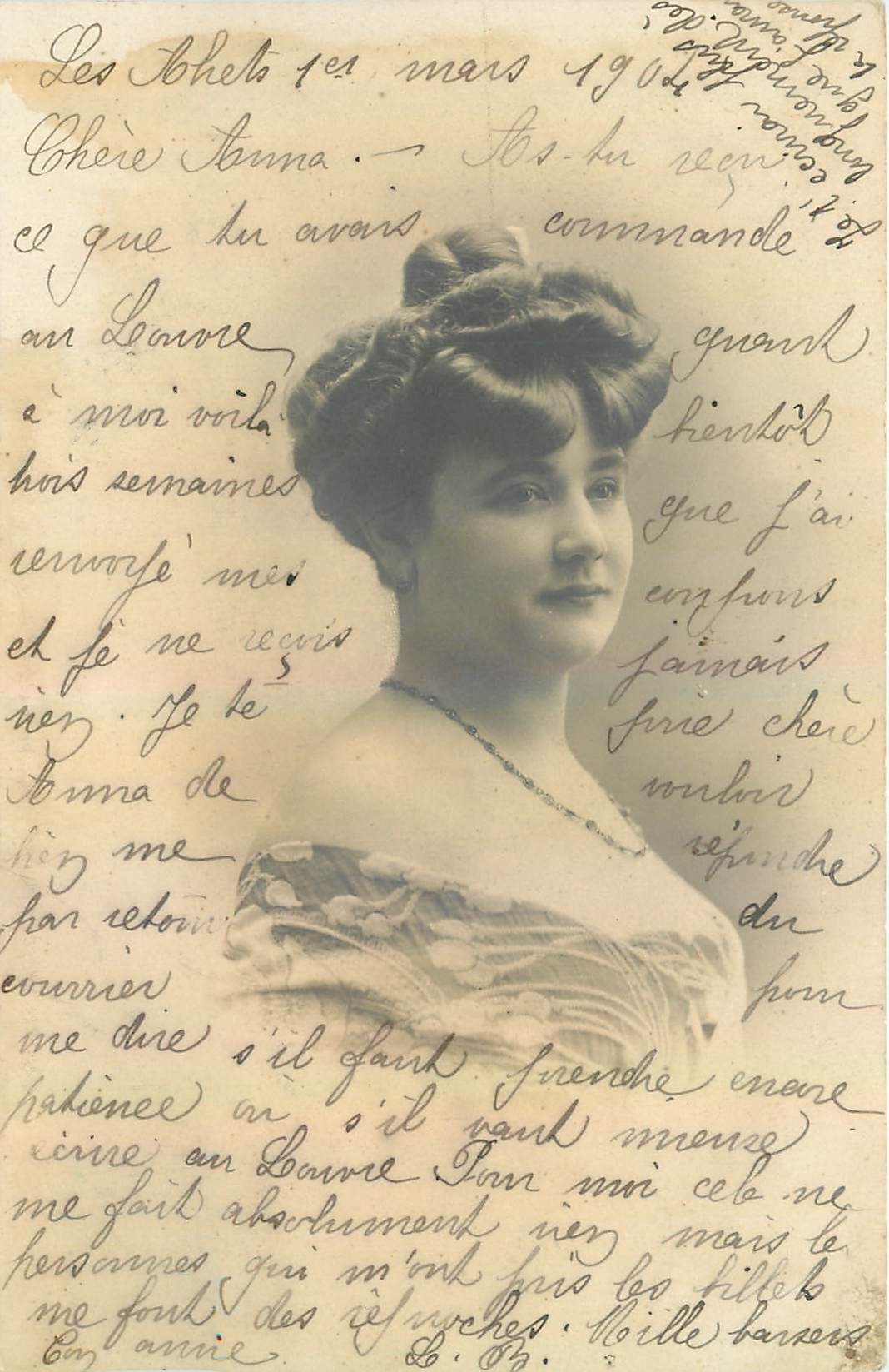 Jeune femme — portrait — Carte postale de l'Union Postale Universelle, éditée par CPAPHIL - Recto