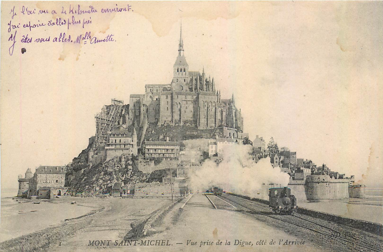 CPA Mont Saint Michel Vue prise de la Digue cote de l'Arrivee Train