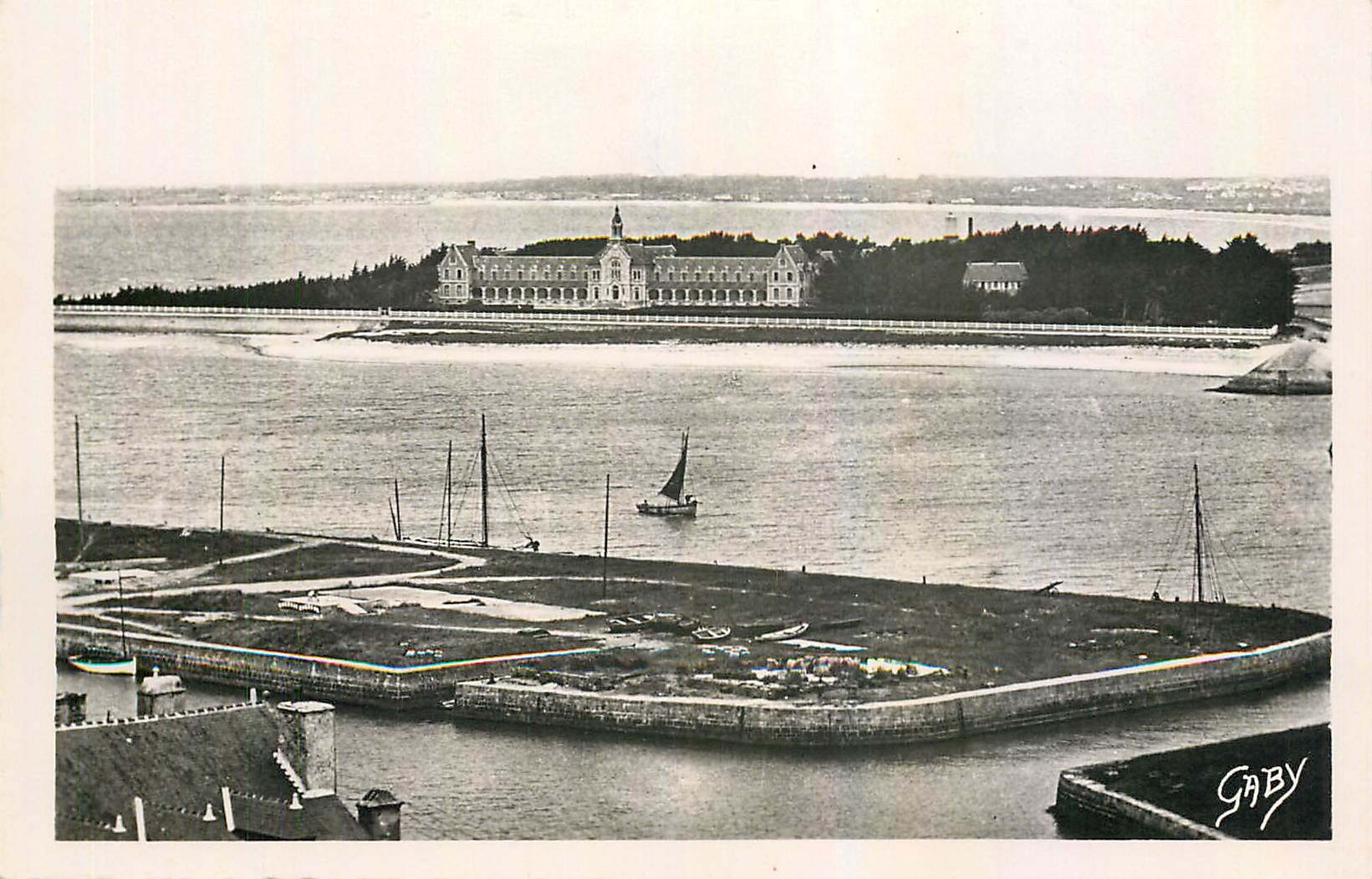 CPM Le Croisic L Inf Vue generale du Sanatorium de Pen Bron 