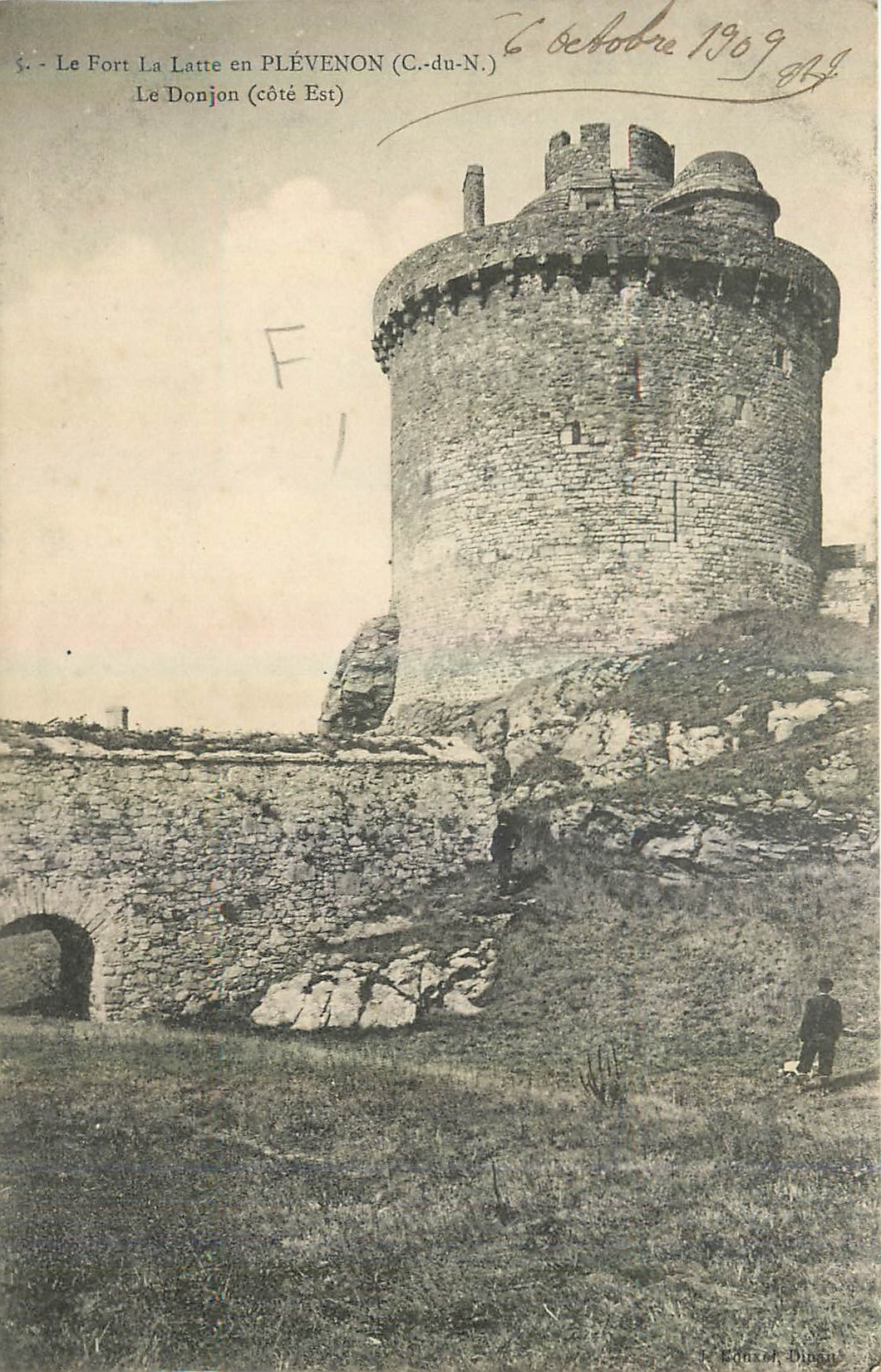 Le Fort La Latte en PLÉVENON (C.-du-N.) — Le Donjon (côté Est) — Éditeur : Éd. Dignan