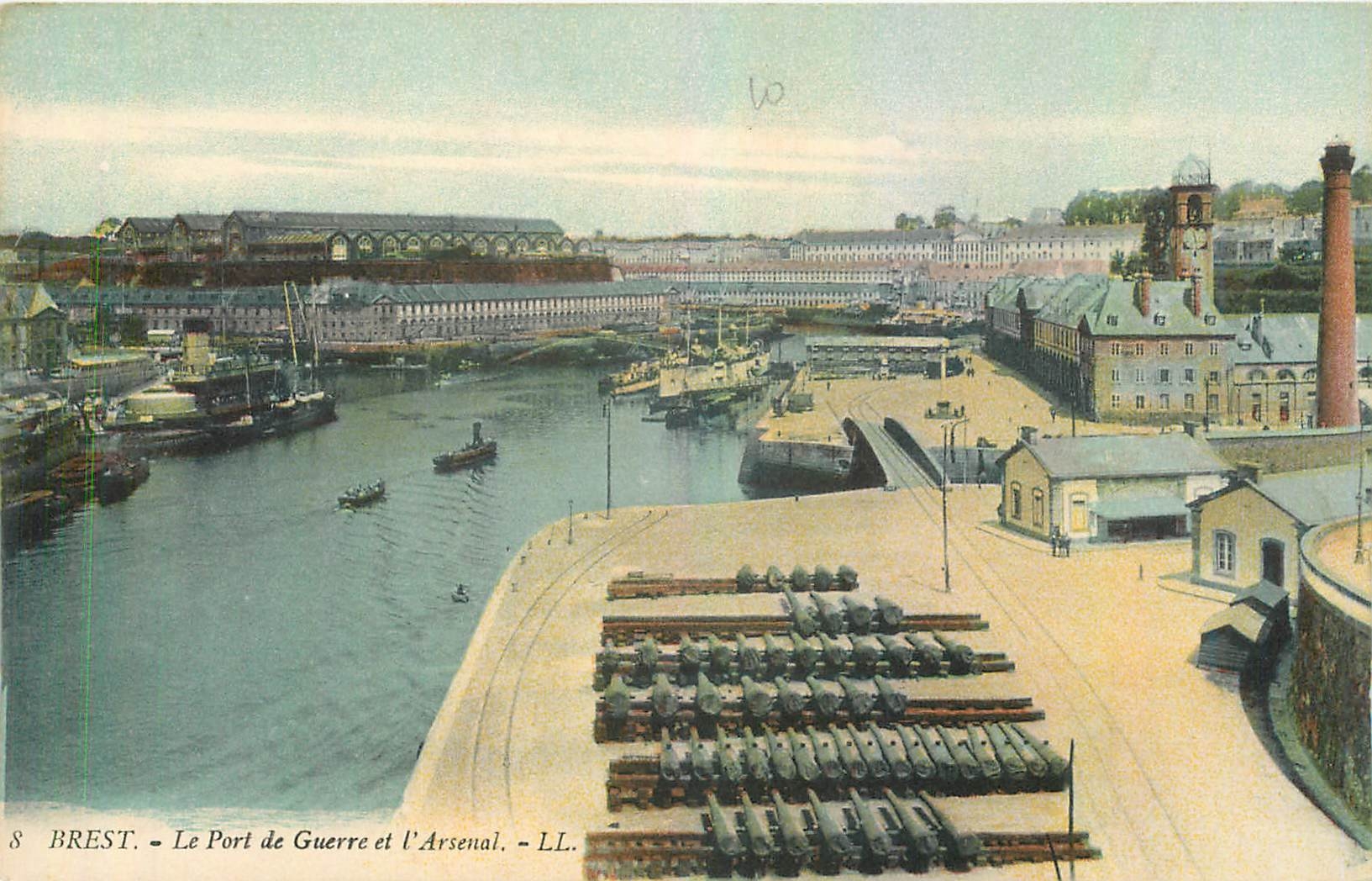 CPA Brest Le Port de Guerre et l'Arsenal 