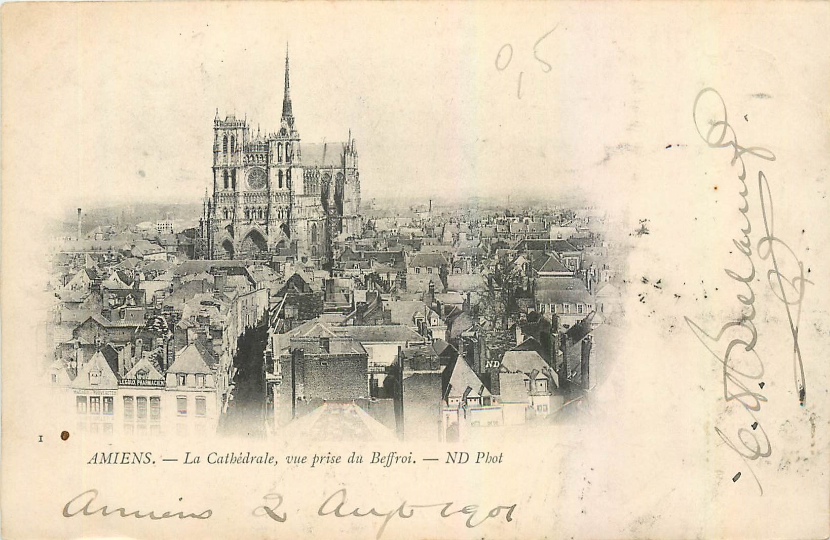Amiens — La Cathédrale vue prise du Beffroi — ND Phot