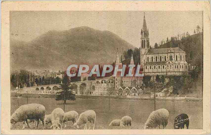 CPA Lourdes La Basilique et le Pic du Jer 