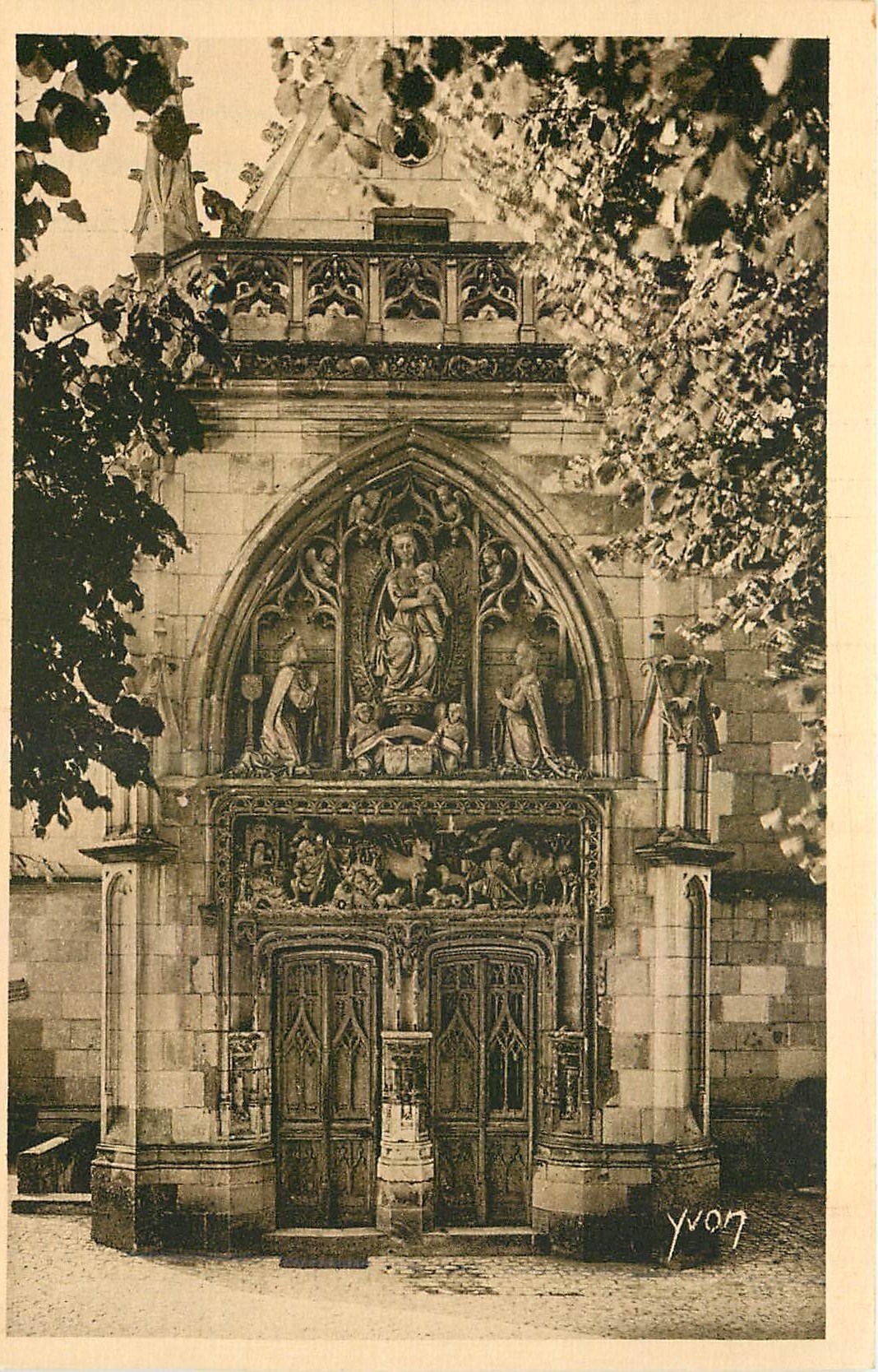 CPA Chateau d'Amboise Porte de la Chapelle St Hubert 