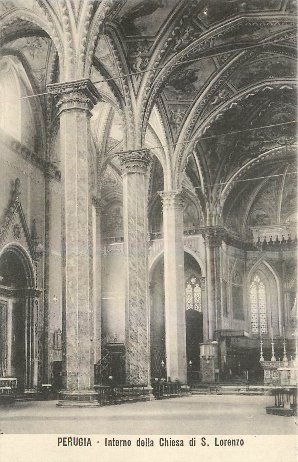CPA Perugia Interno della Chiesa di S Lorenzo 