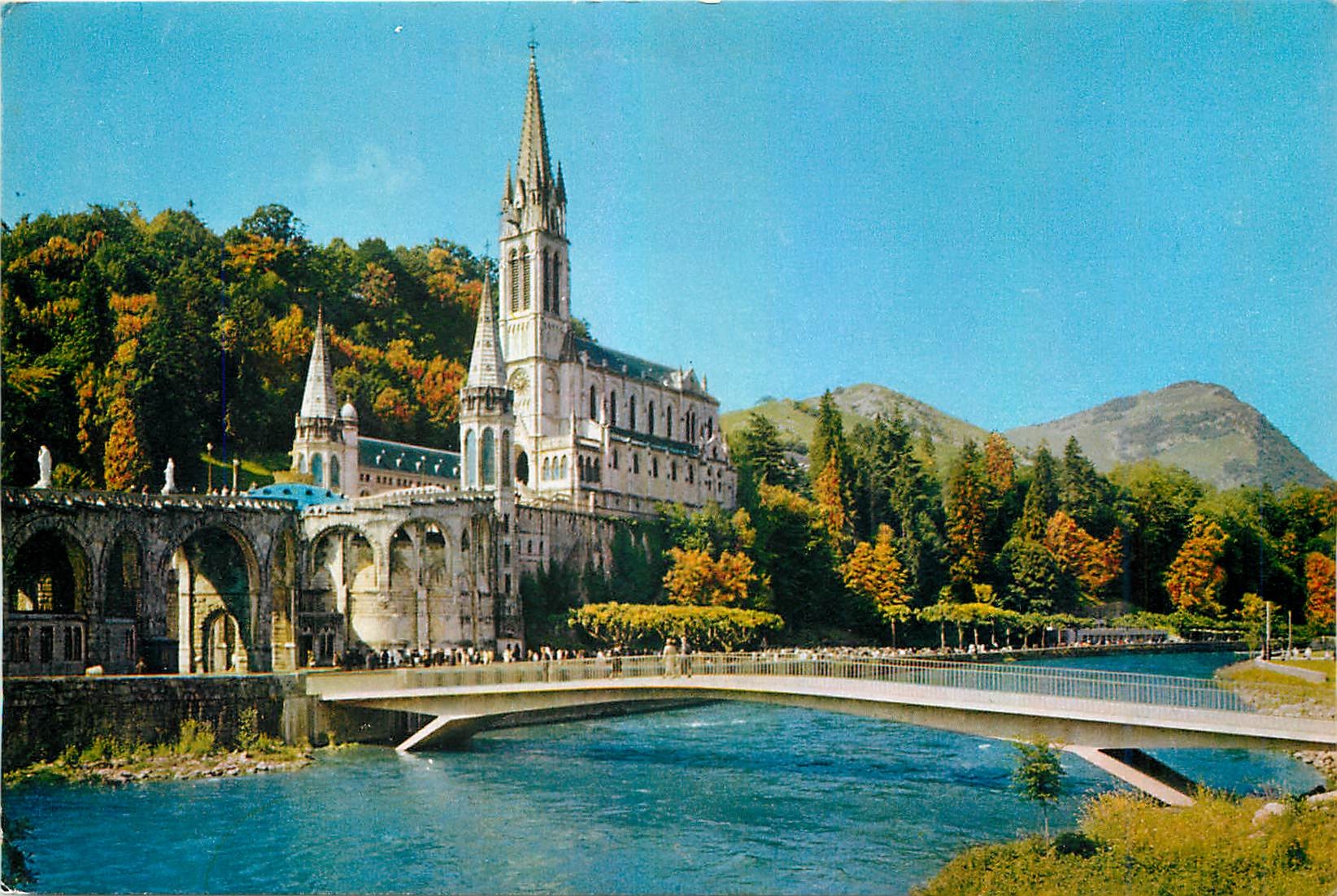 Lourdes — La Basilique, le Gave et les nouveaux ponts — Edit. A. Doucet, B. pl. Peyramale