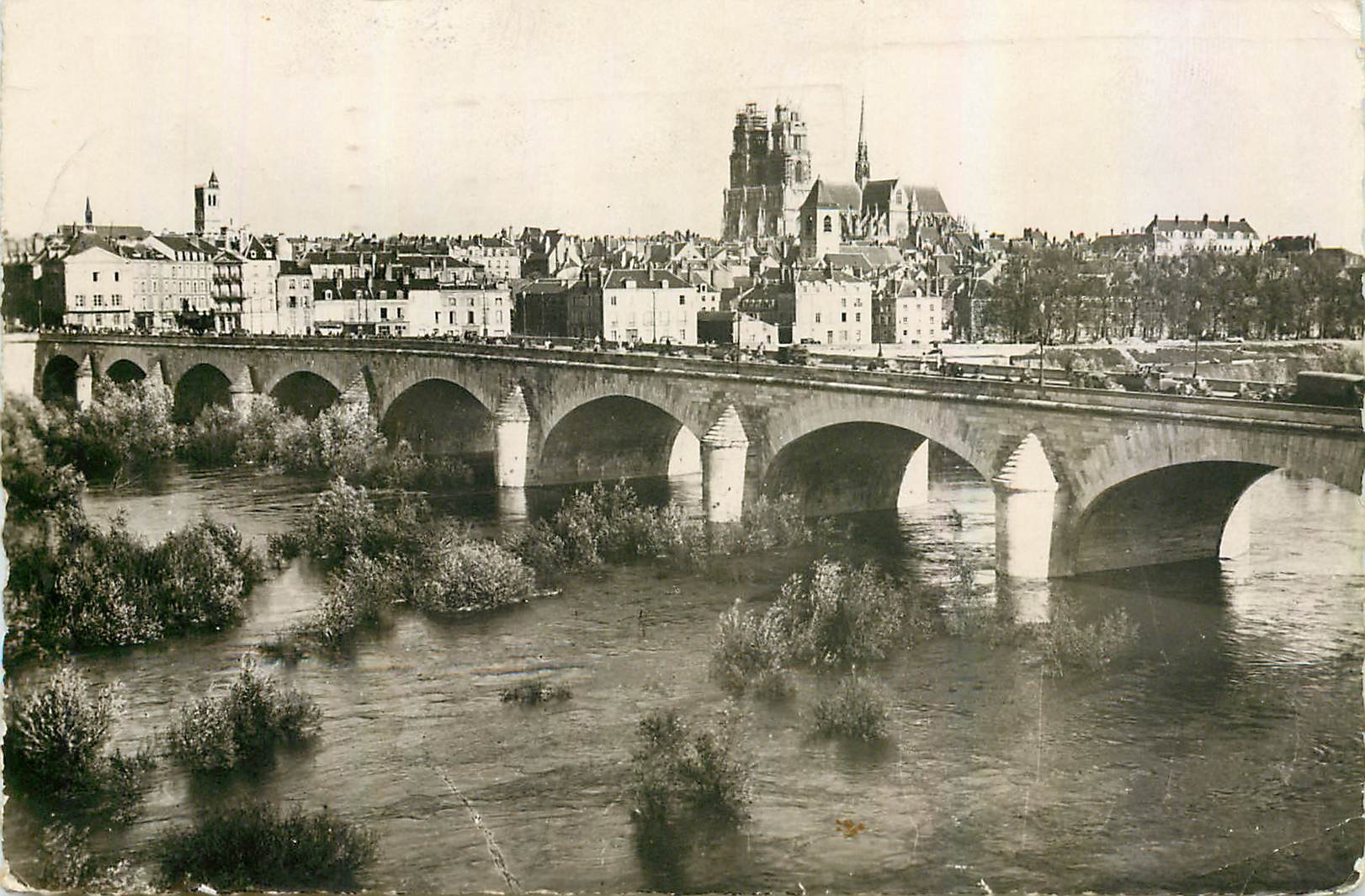 CPM Orleans Loiret Vue generale Le Pont Georges V 