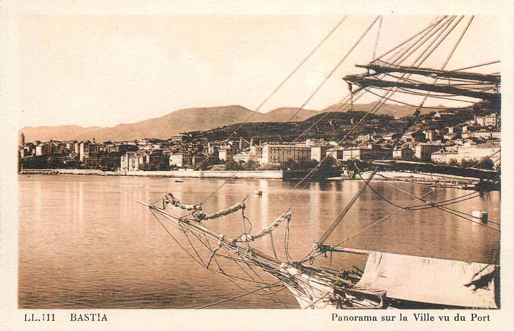 CPA Bastia Panorama sur la Ville vu du Port Bateau