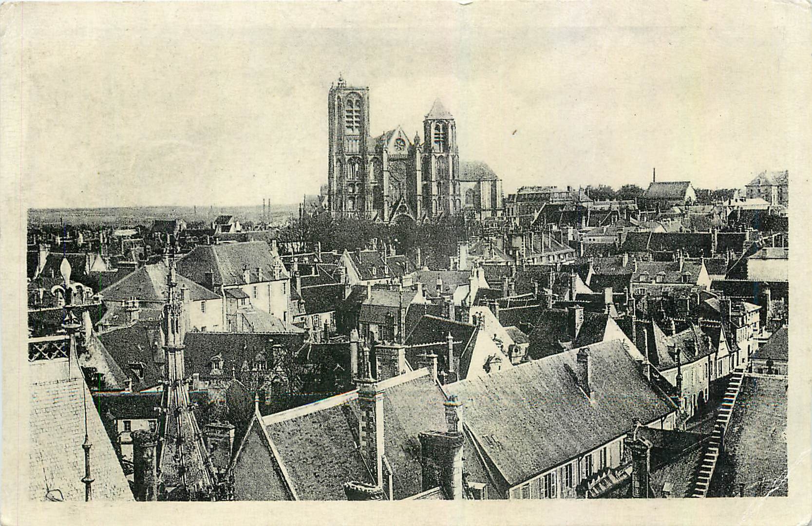 CPA Bourges Vue generale prise du Palais Jacques Coeur 