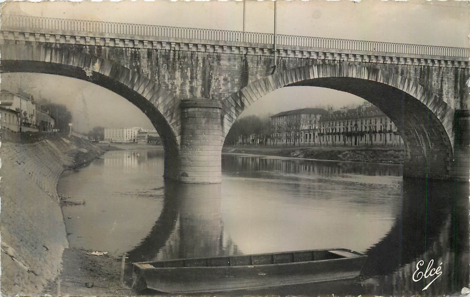 CPM Dax Landes Le Pont du Chemin de Fer Hotels Baignots et Splendid