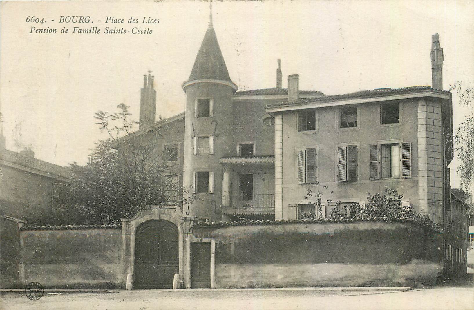 CPA Bourg Place des Lices Pension de Famille Sainte Cecile 