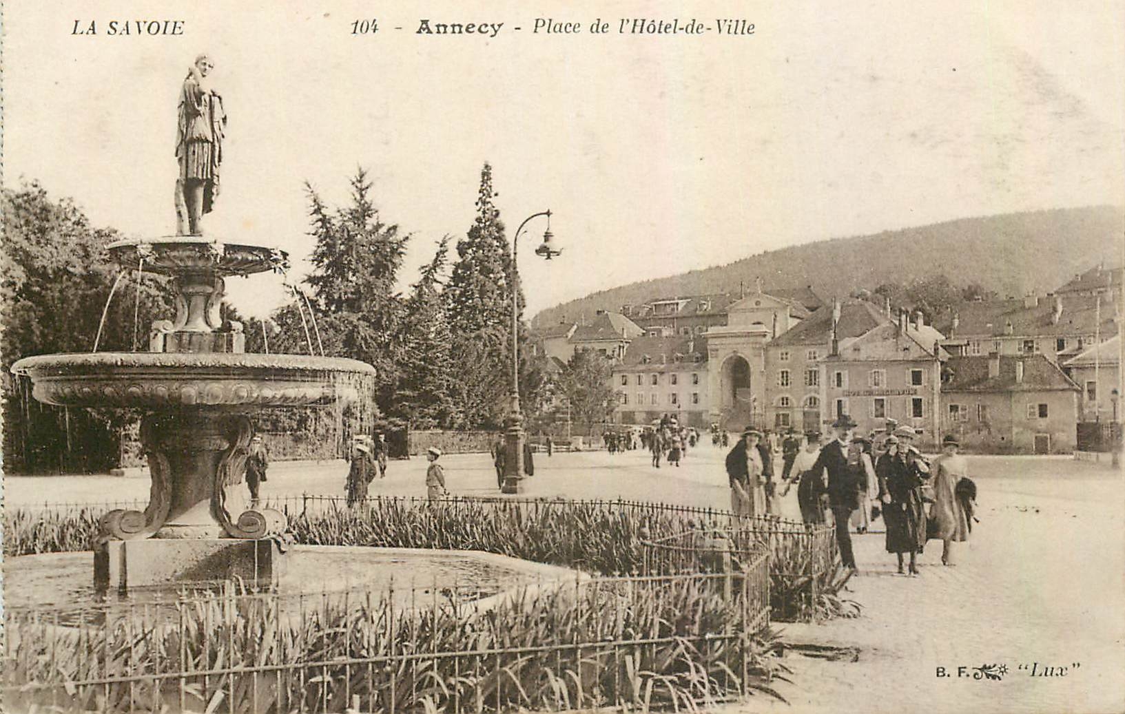 CPA Annecy Place de l'Hotel de Ville 