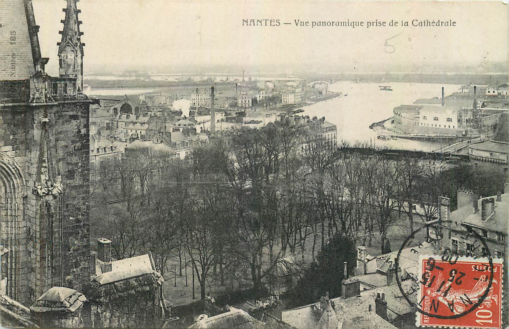 CPA Nantes Vue panoramique prise de la Cathedrale 
