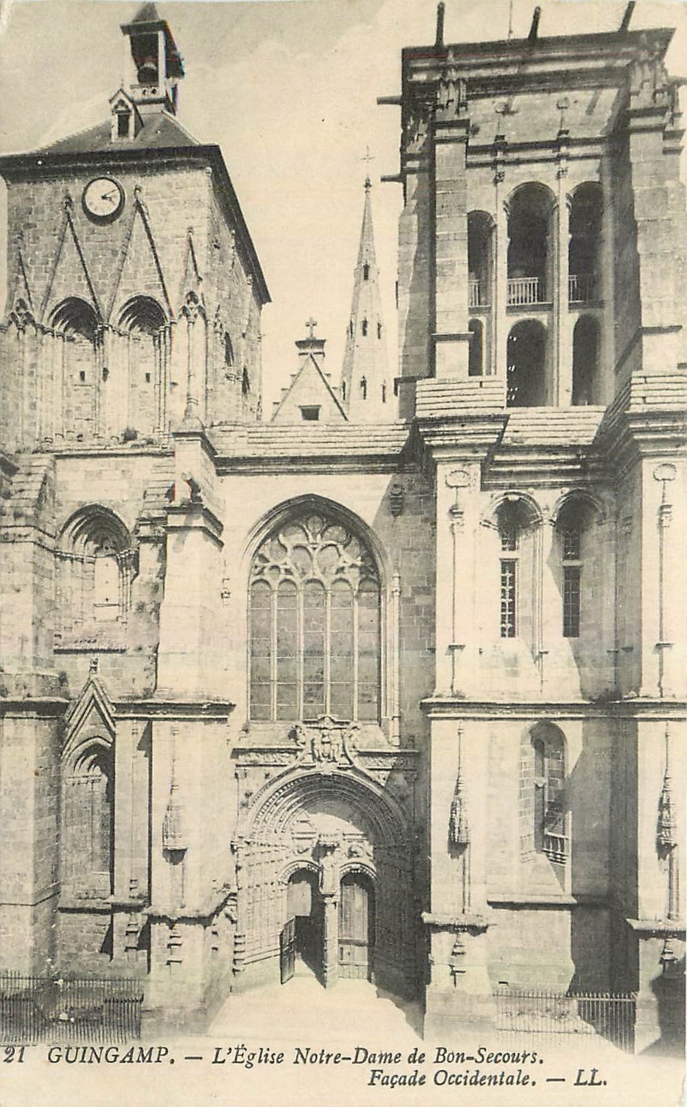 Guingamp — L'Église Notre-Dame de Bon-Secours — Façade Occidentale — LL.