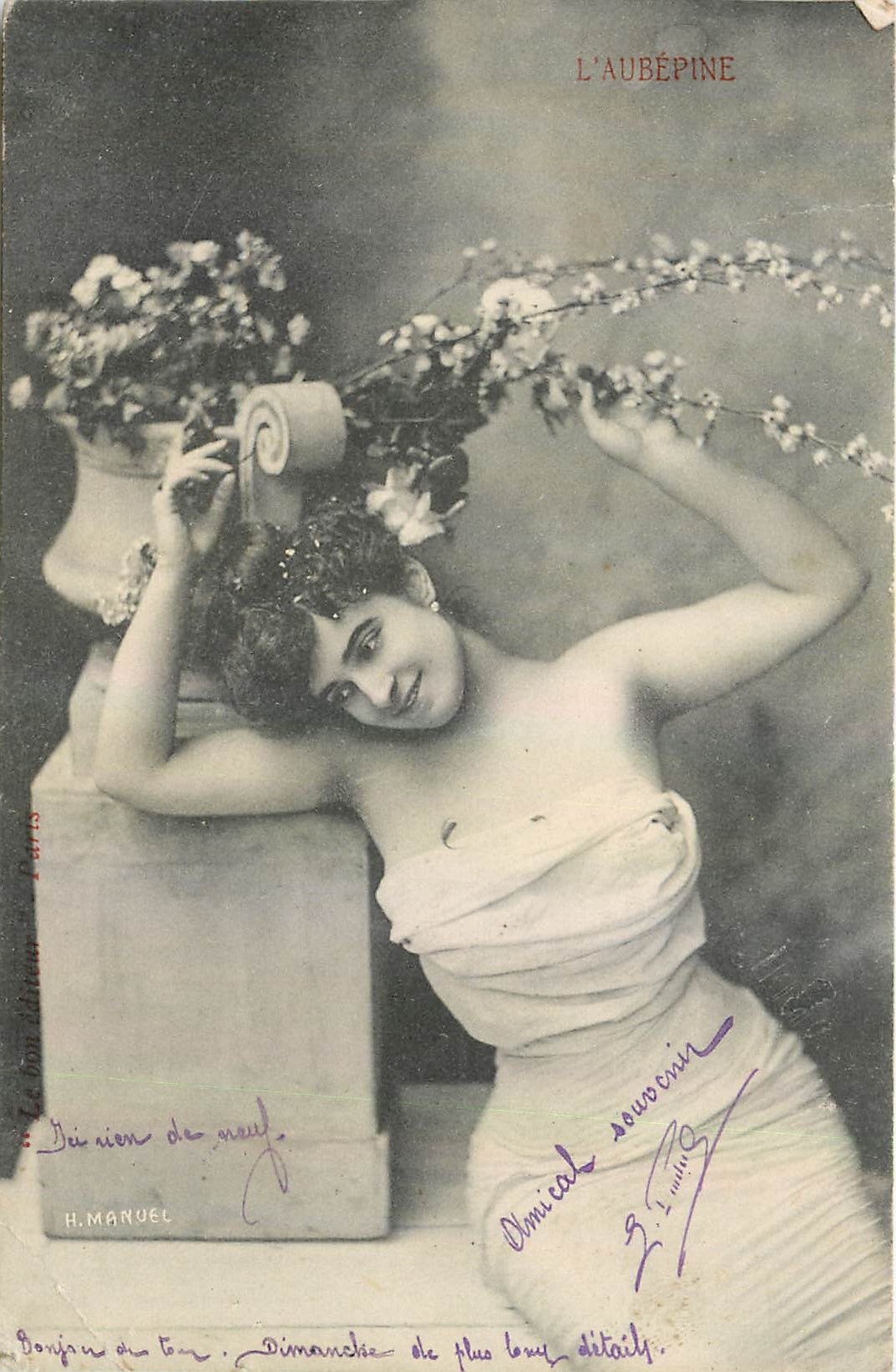L'Aubépine — Sujet : femme en robe drapée — H. Manuel, Paris