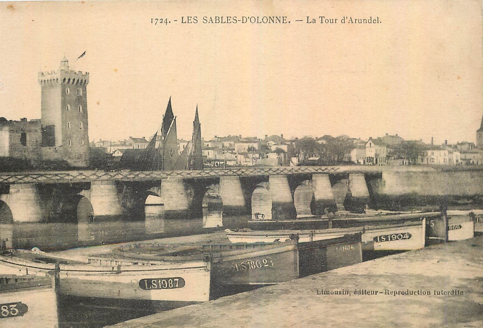 CPA Les Sables d'Olonne La Tour d'Arundel Bateaux