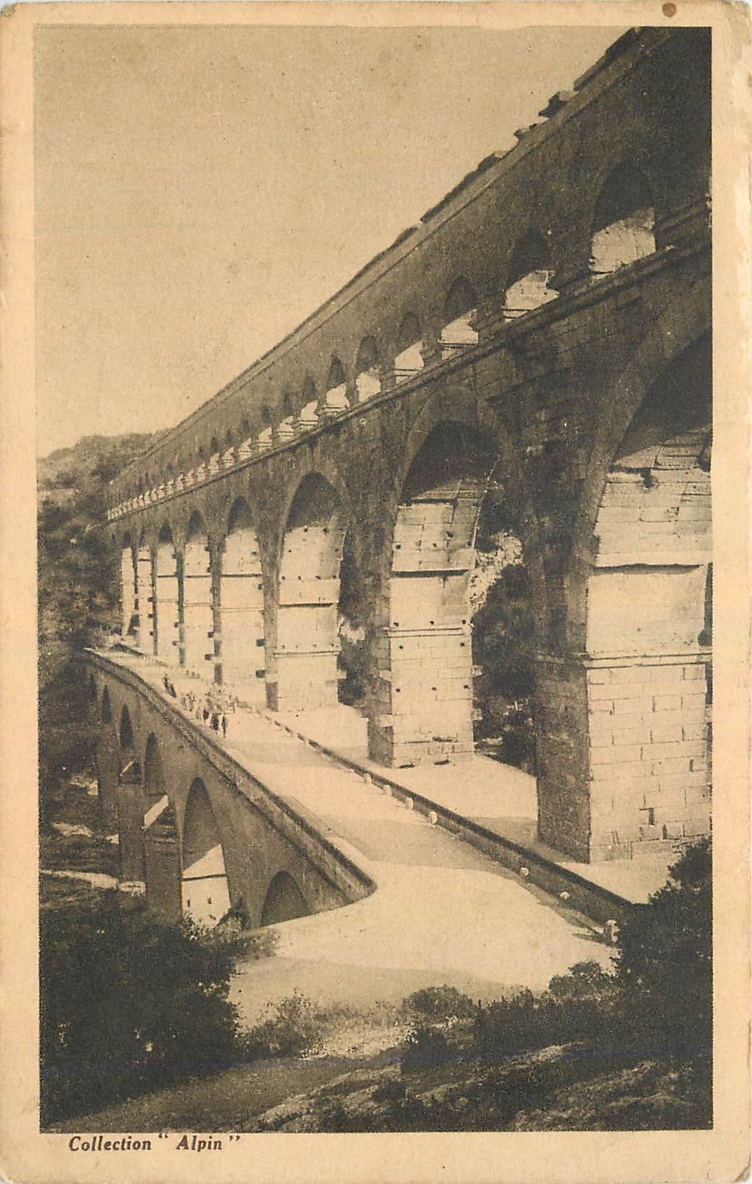 CPA Le Pont du Gard Aqueduc construit sous le regne d'Agrippa 