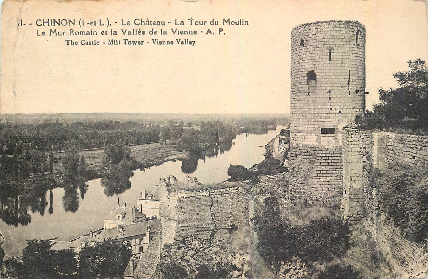 CPA Chinon I et L Le Chateau La Tour du Moulin 