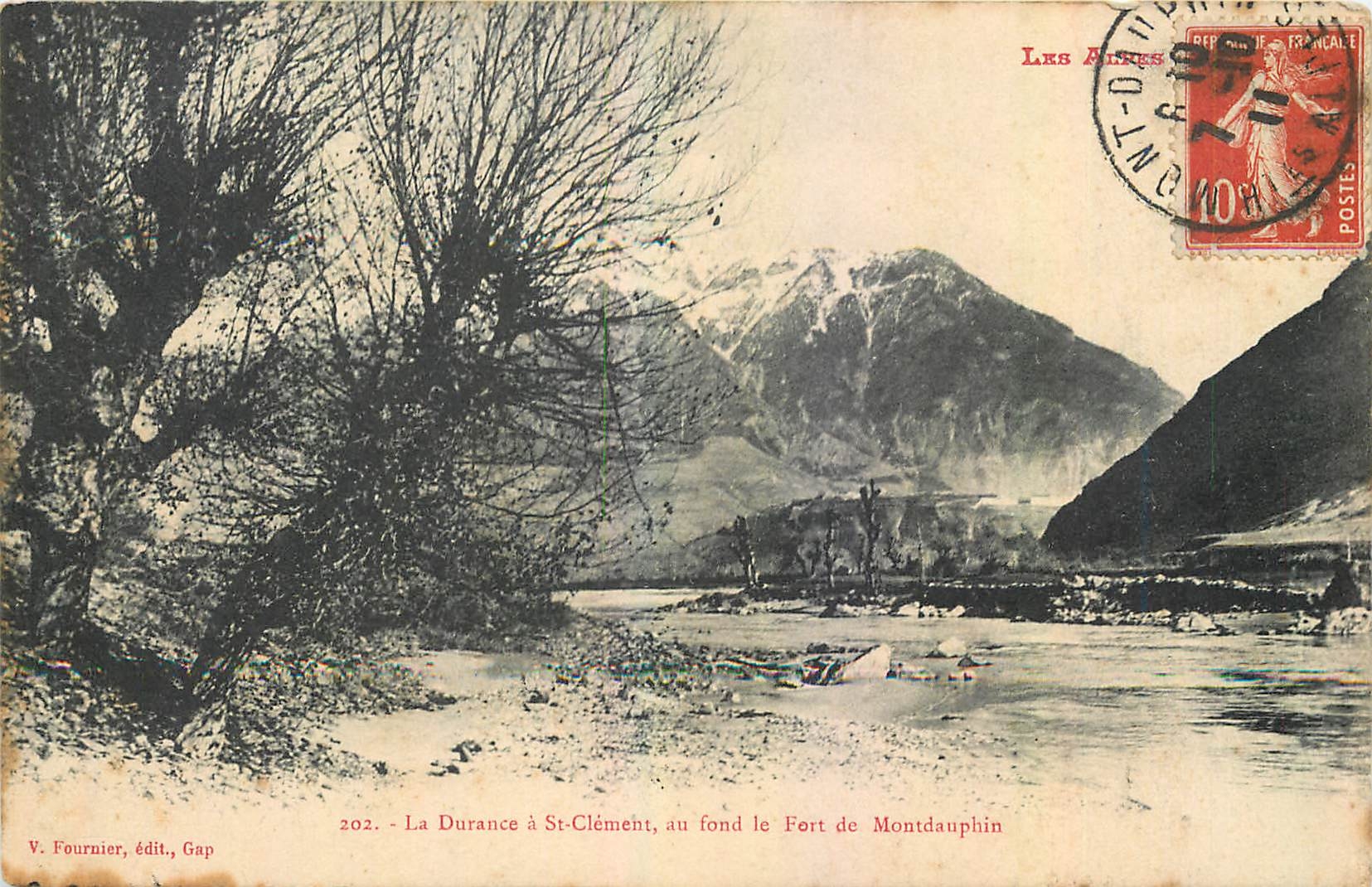 CPA La Durance a St Clement au fond le Fort de Montdauphin 