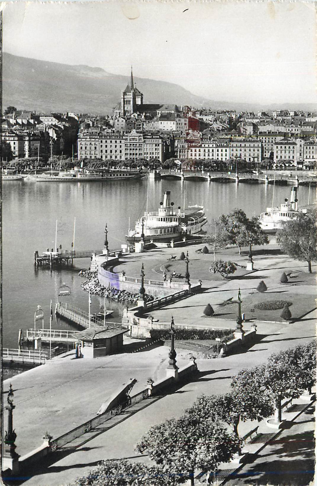 CPM Geneve Quai du Mont Blanc et vue sur la Ville Bateau