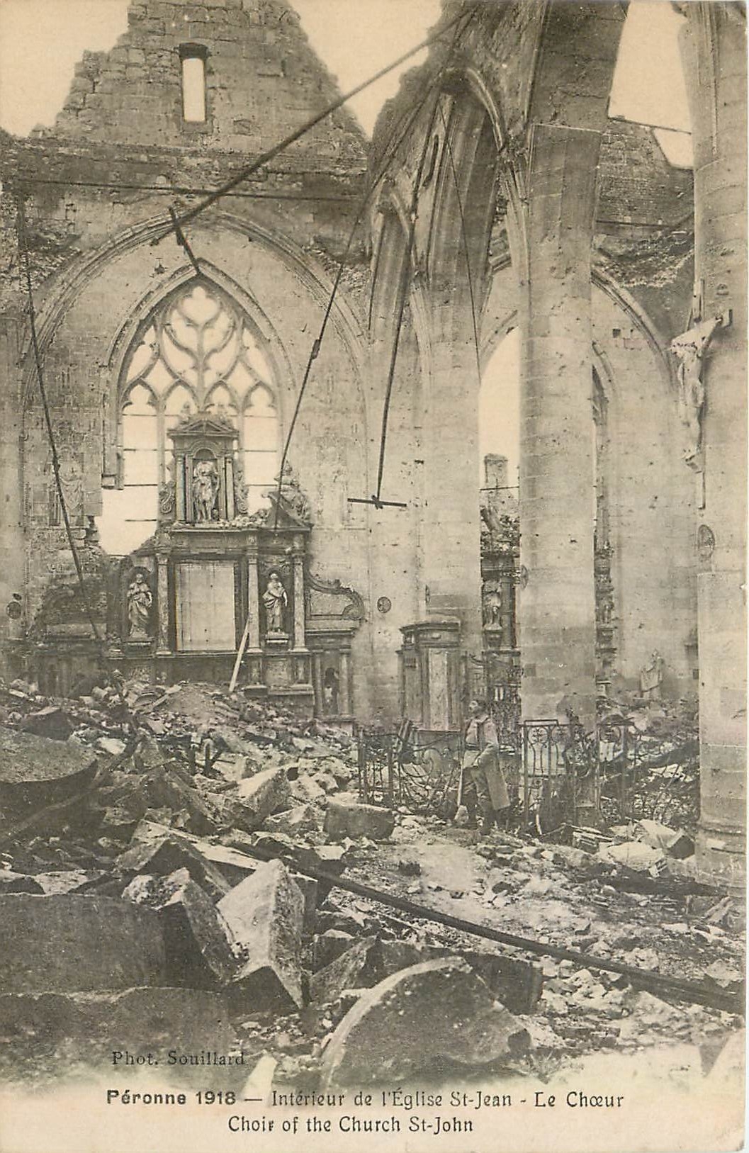 CPA Peronne 1918 Interieur de l'Eglise St Jean Le Choeur Militaria