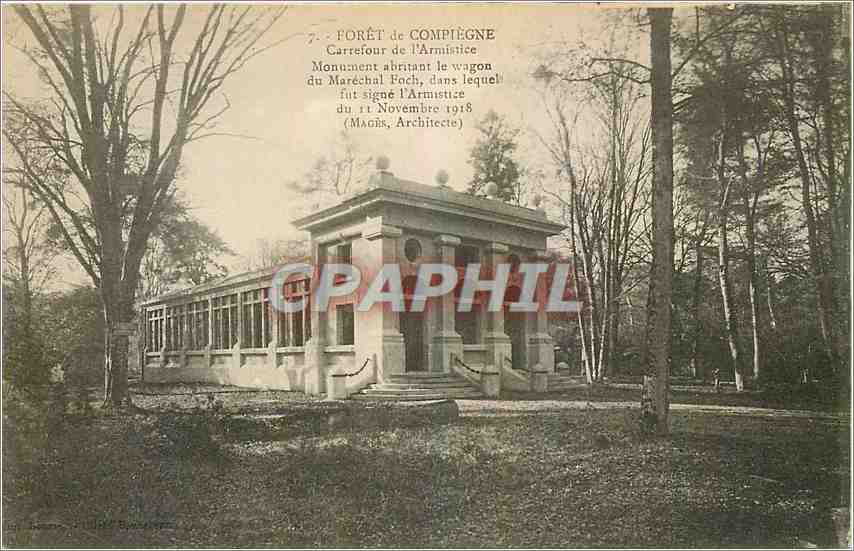 CPA Foret de Compiegne Carrefour de l'Armistice Militaria