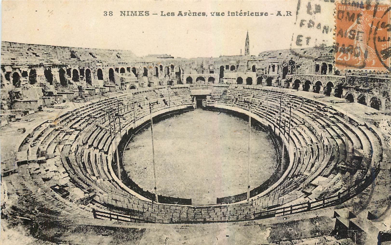CPA Nimes Les Arenes vue interieure 