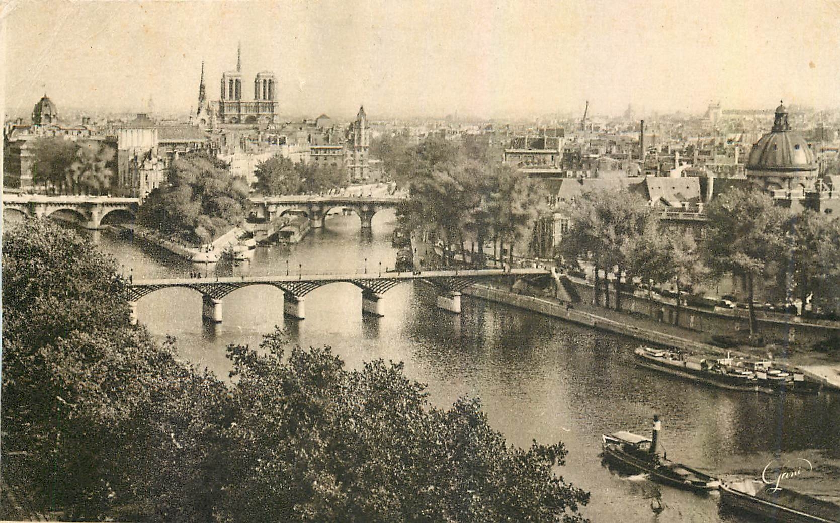 CPA Paris Notre Dame Bateau