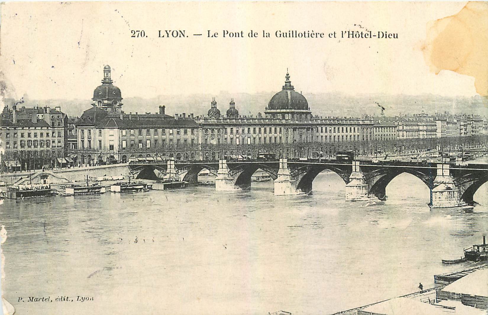 CPA Lyon Le Pont de la Guillotiere et l'Hotel Dieu 