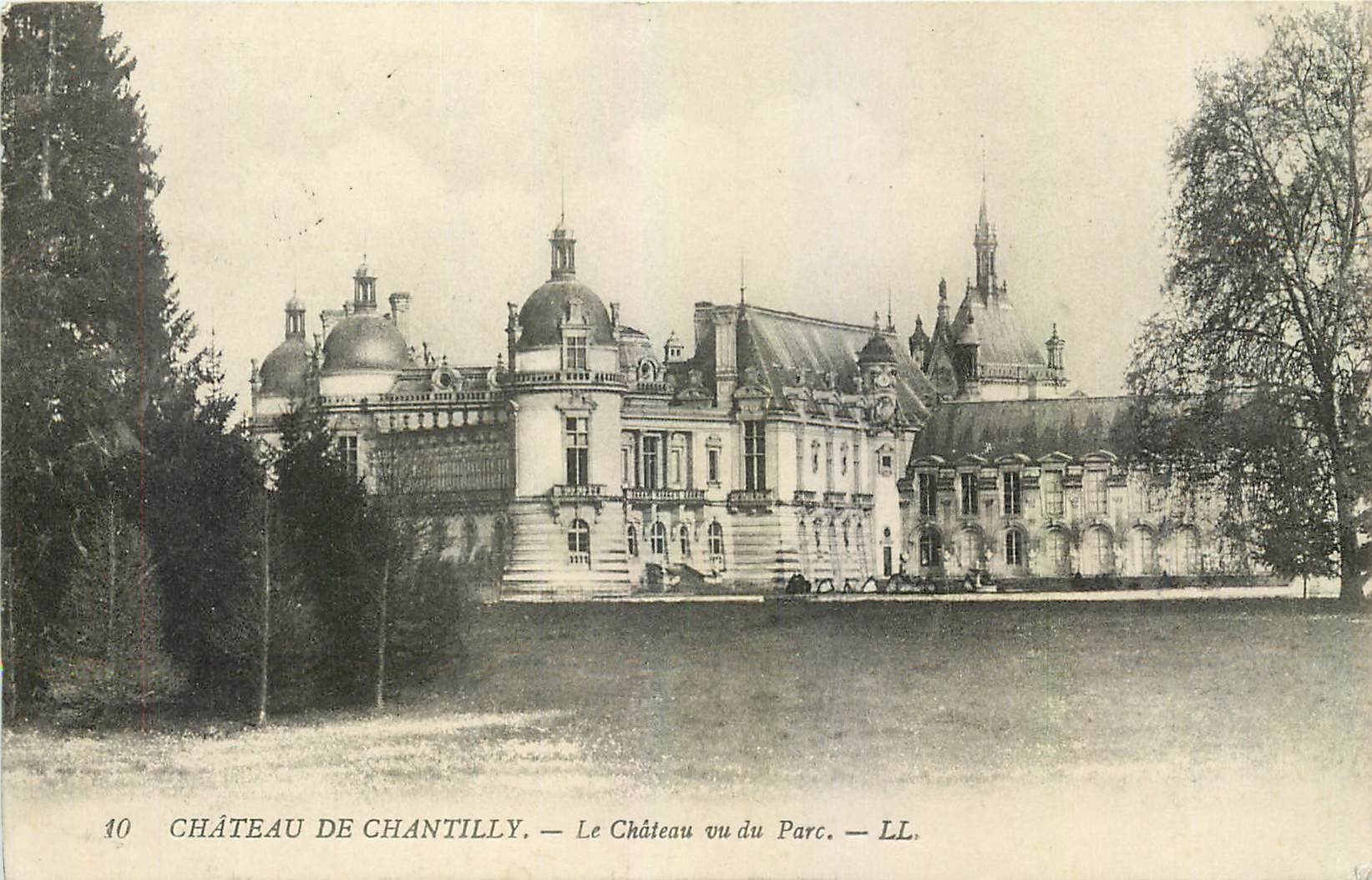 Château de Chantilly — Le Château vu du Parc — LL.