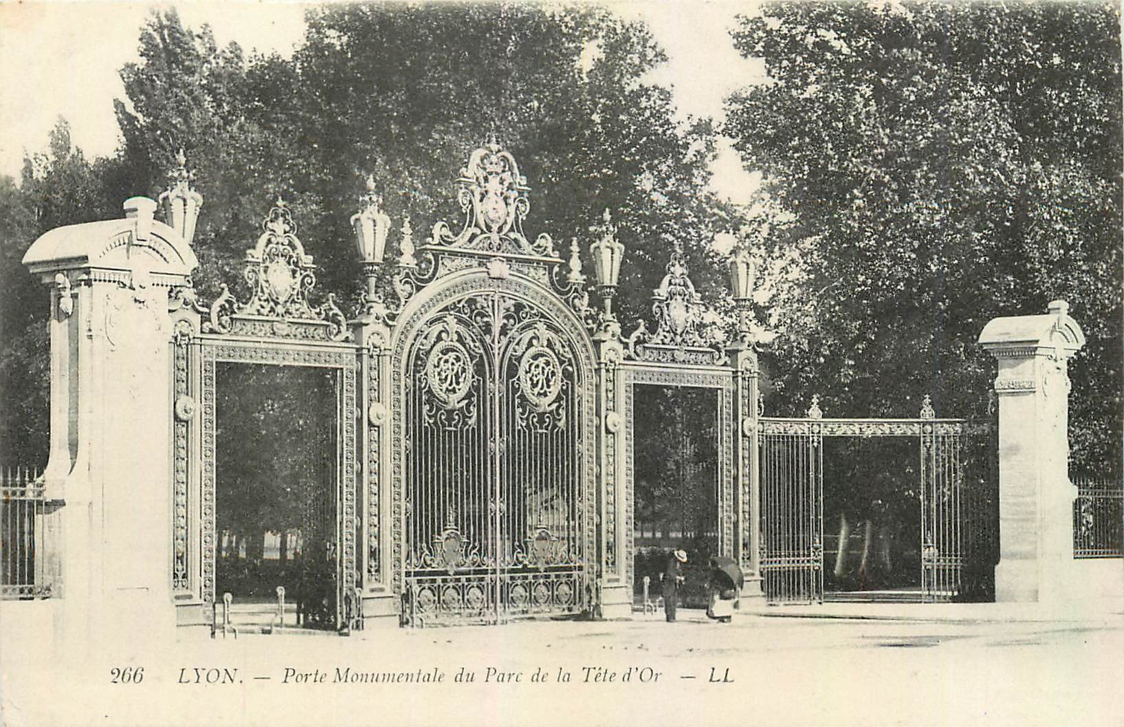 CPA Lyon Porte Monumentale du Parc de la Tete d'Or 