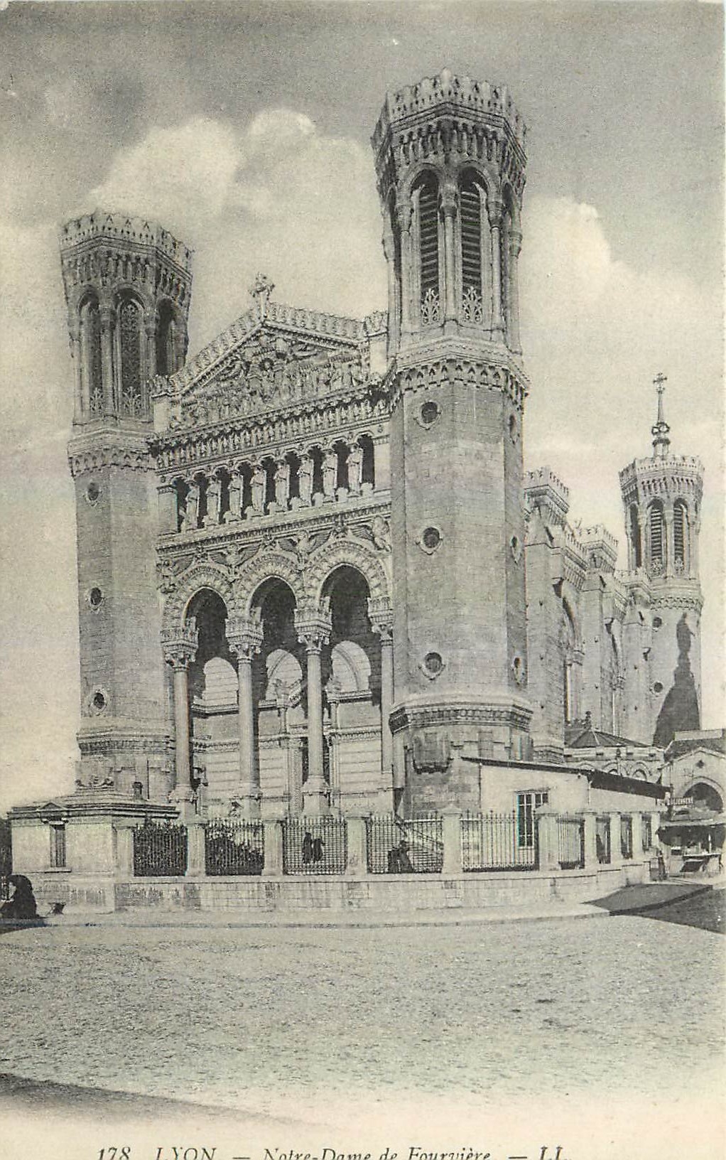 CPA Lyon Notre Dame de Fourviere 