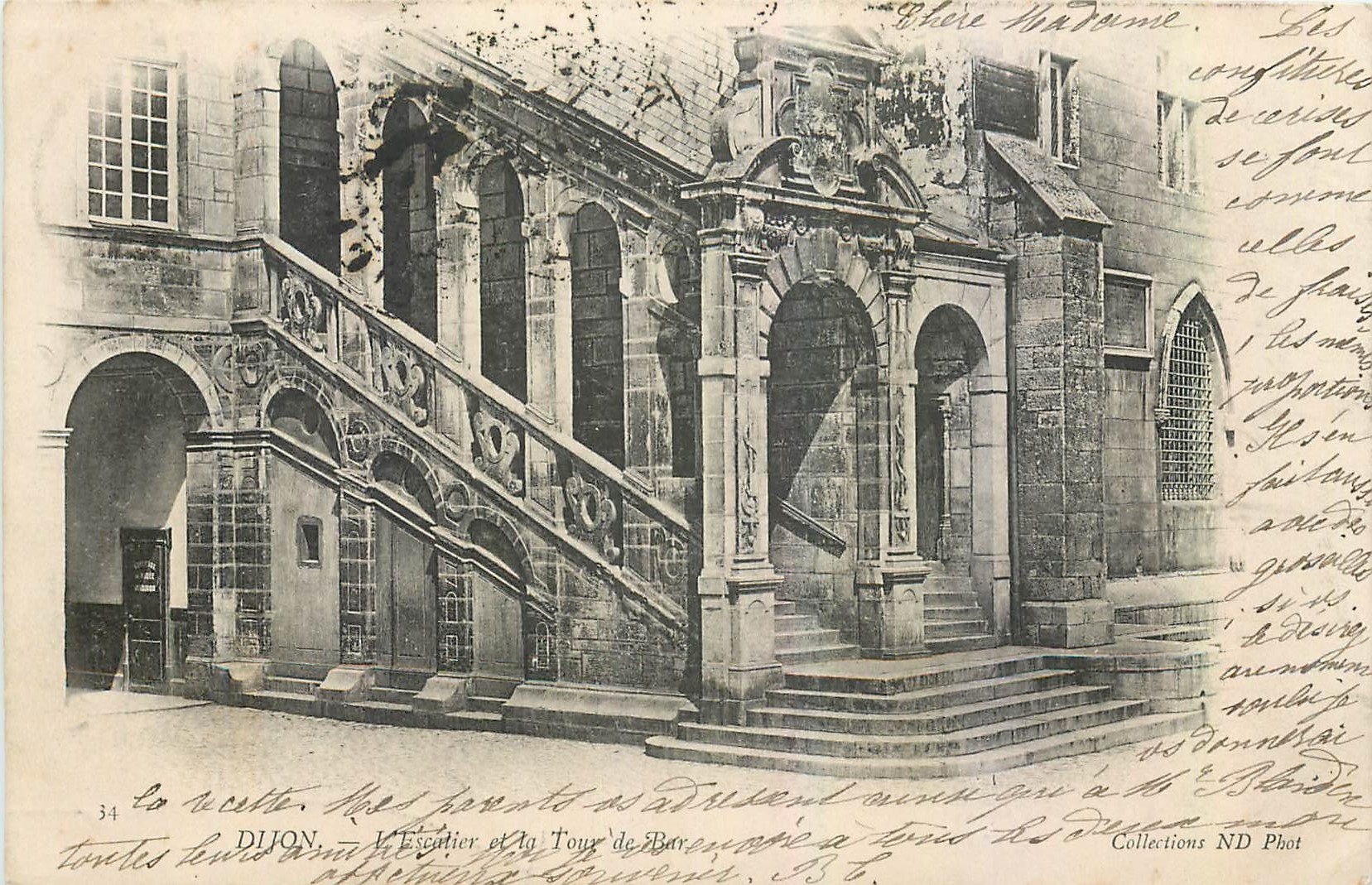 CPA Dijon L'Escalier et la Tour de Bar 