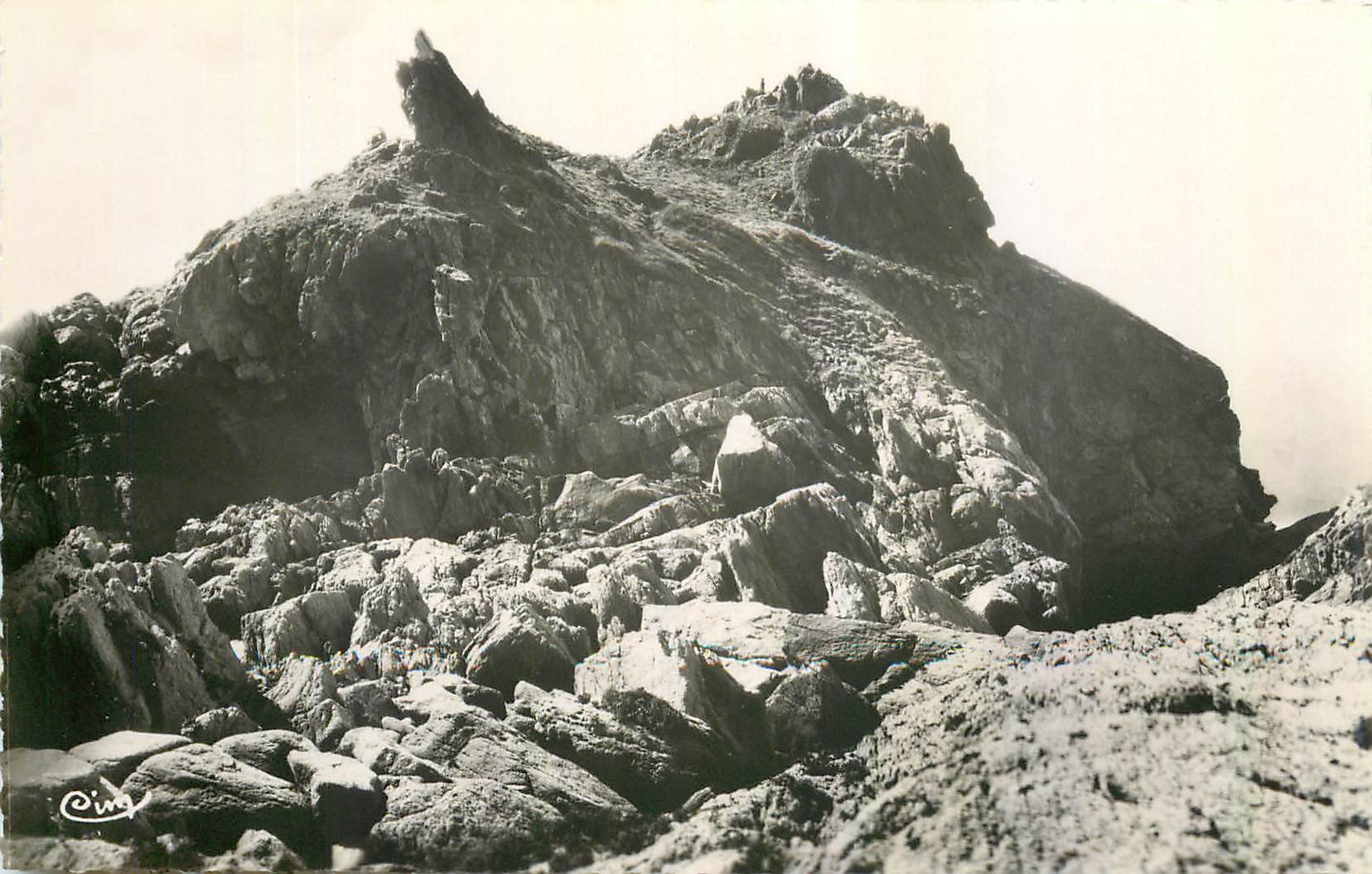 Pointe-du-Grouin (I.-et-V.) — Les Rochers de la pointe — Cim — Imprimerie Macon
