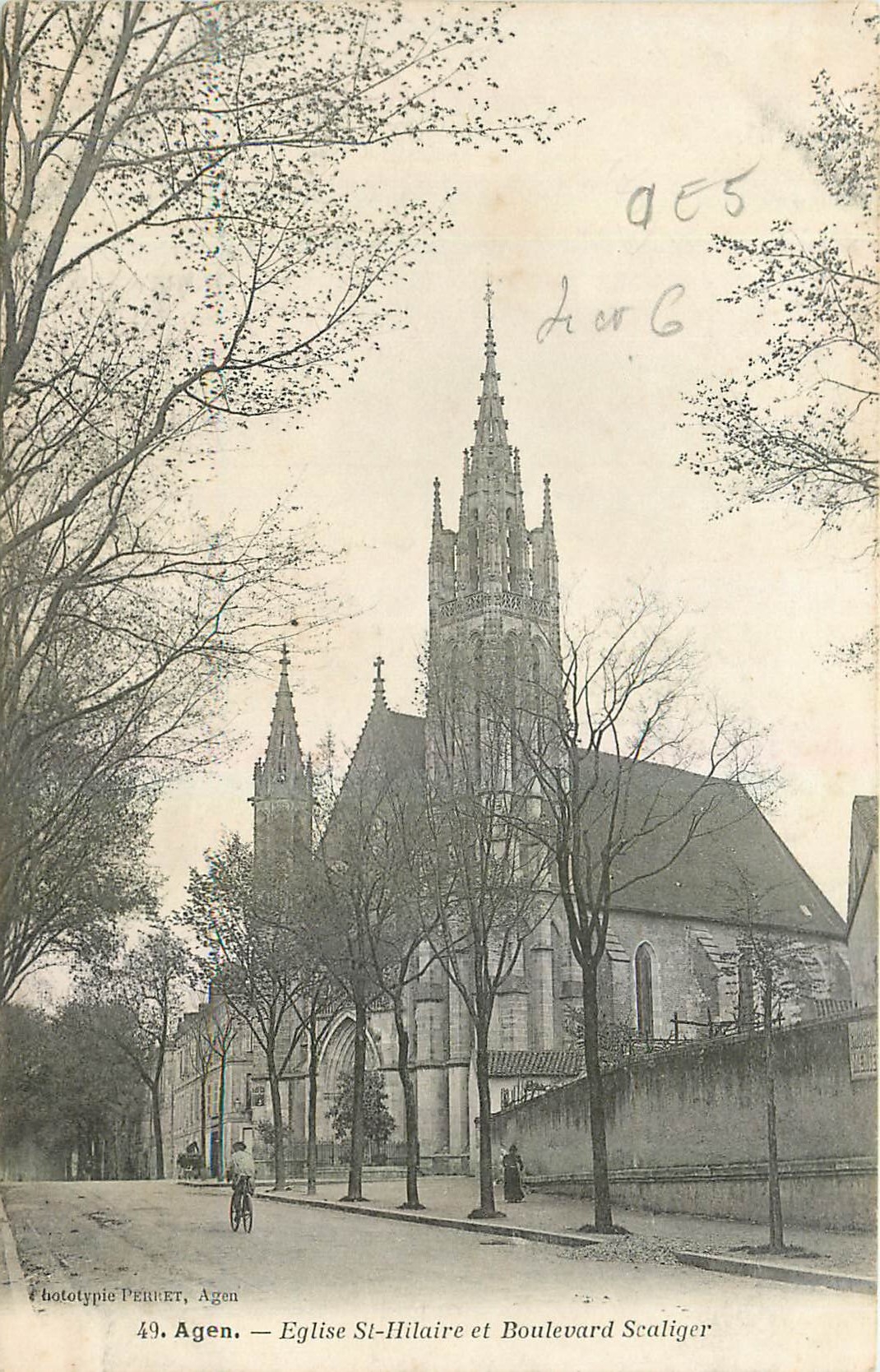 CPA Agen Eglise St Hilaire et Boulevard Sealiger 