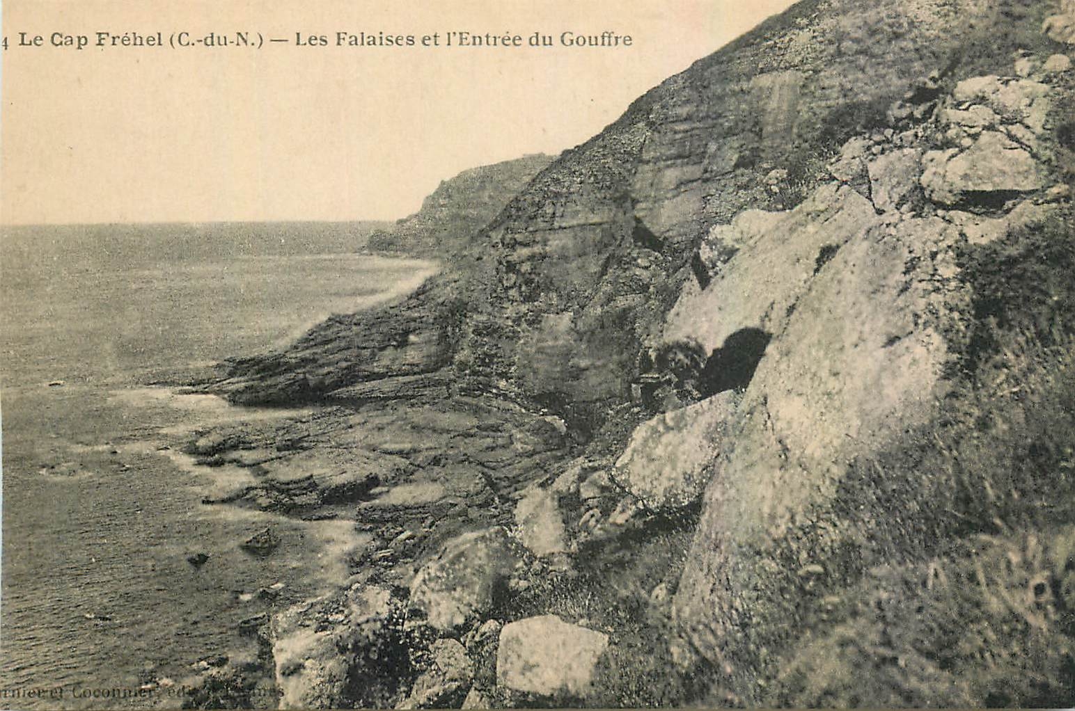 CPA Le Cap Frehel C du N Les Falaises et l'Entree du Gouffre 