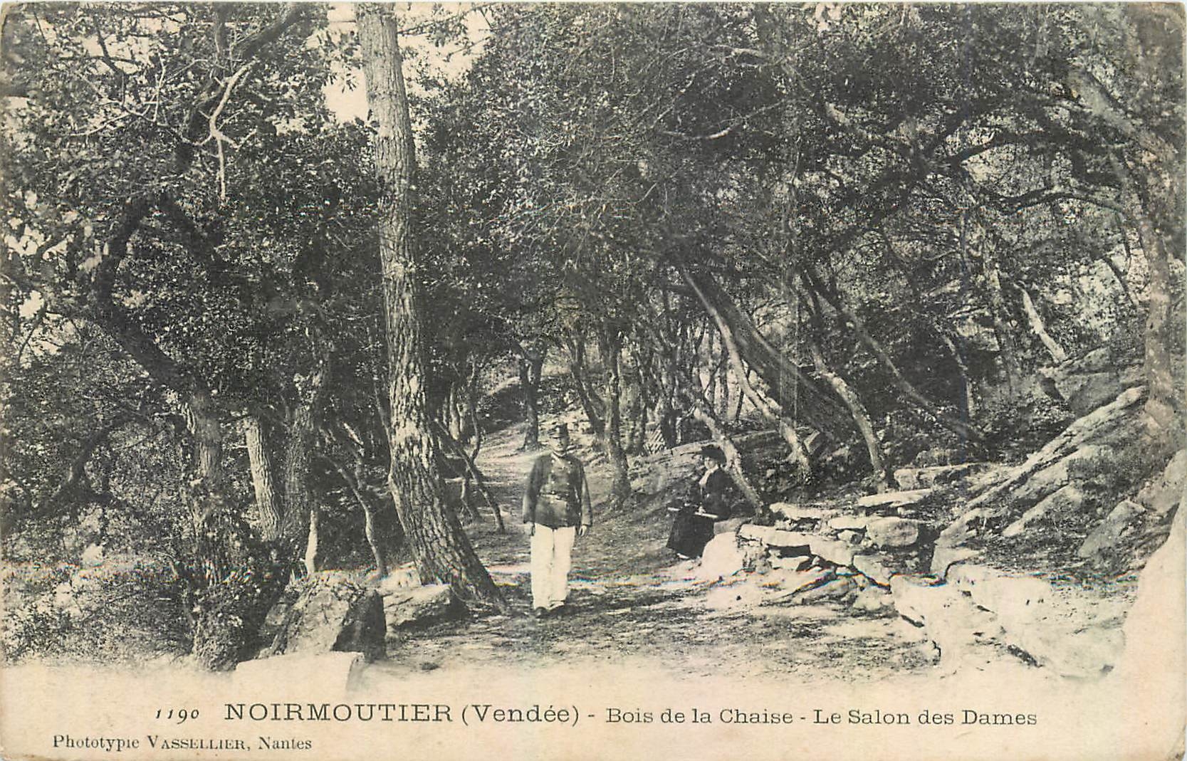 CPA Noirmoutier Vendee Bois de la Chaise Le Salon des Dames 