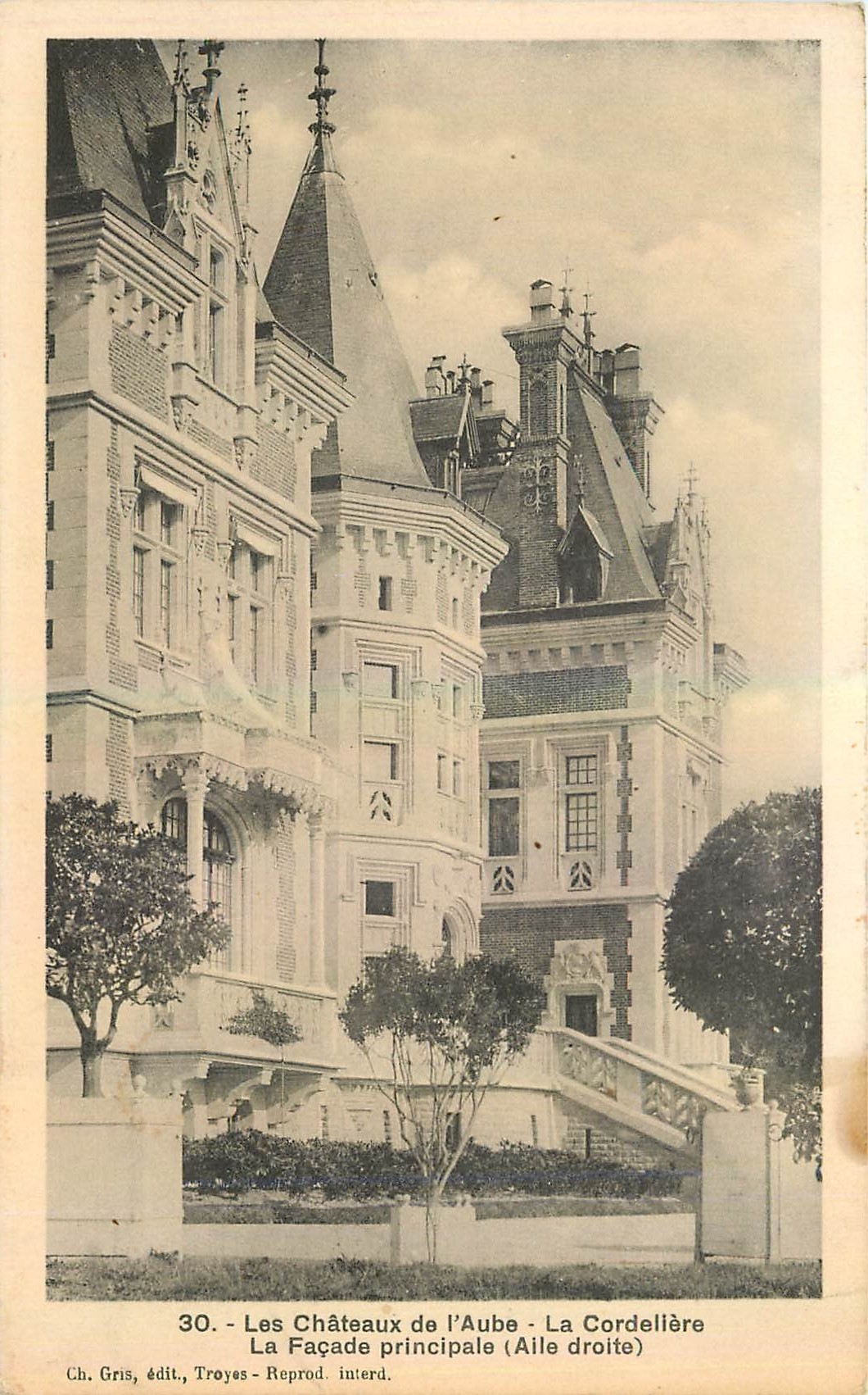 CPA Les Chateaux de l'Aube La Cordeliere La Facade principale 