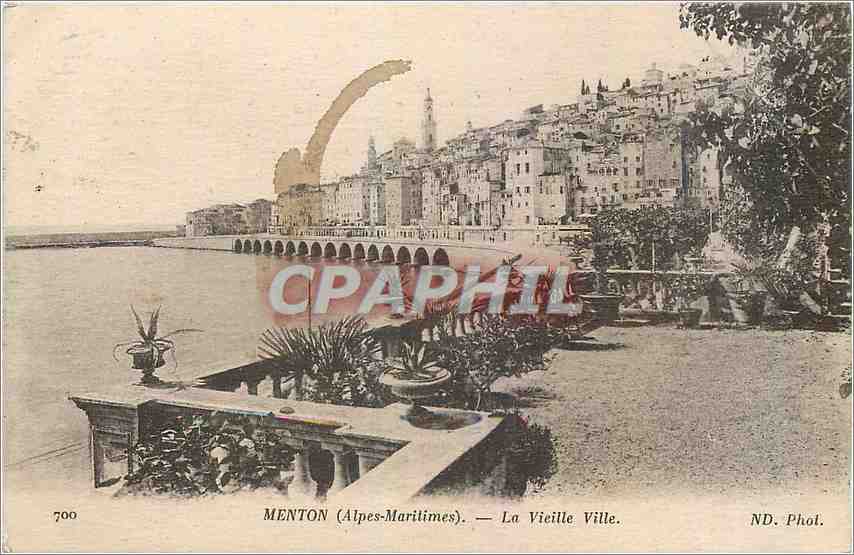 CPA Menton Alpes Maritimes La Vieille Ville 