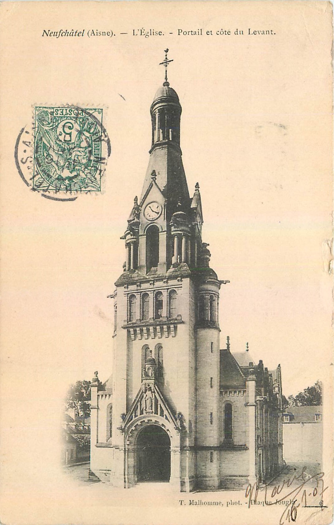 CPA Neuchatel Aisne L'Eglise Portail et cote du Levant 