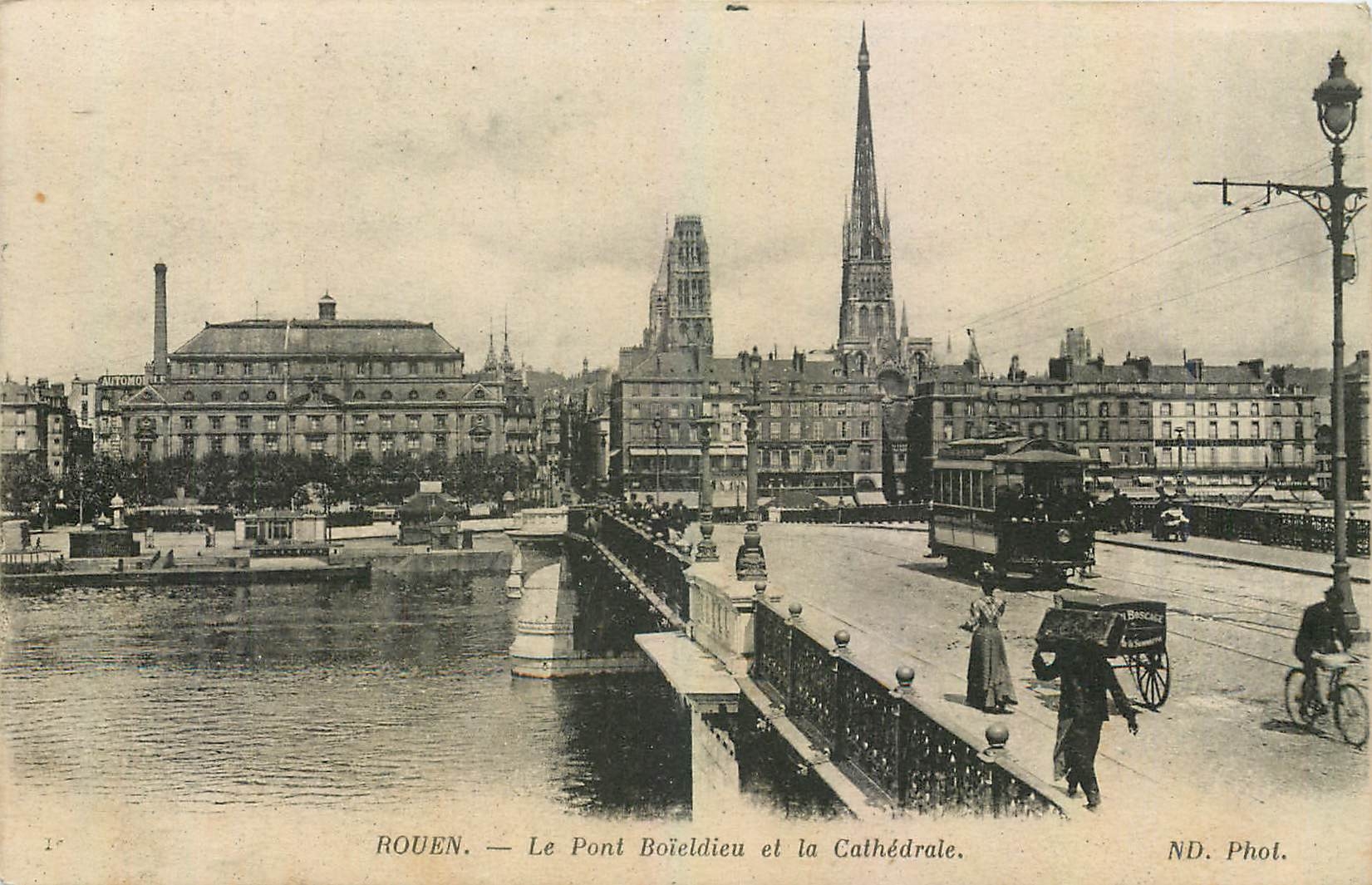 CPA Rouen Le Pont Boieldieu et la Cathedrale Tramway