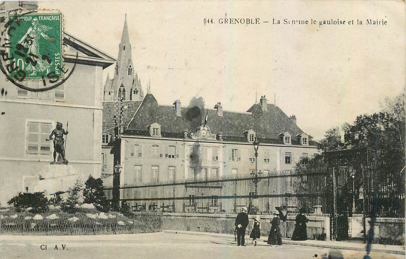 CPA Grenoble La Somme le gauloise et la Mairie 