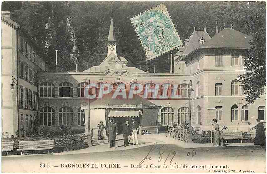 Bagnoles de l'Orne — Dans la Cour de l'Établissement thermal — E. Roussel, édit., Argentan